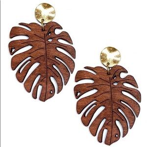 Wood leaf gold dangle fashion earrings